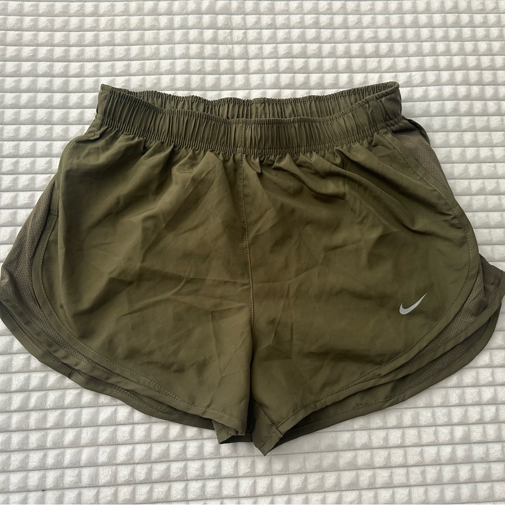 Nike Green Athletic Shorts Lightweight Quick-Drying